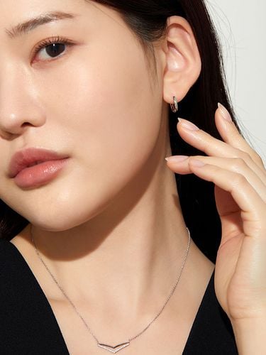 K One Touch Earring - STONEHENgE - Modalova