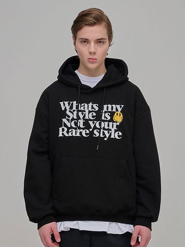 WHATS Oversized Hoodie_Black - TAILORSTUDIO - Modalova