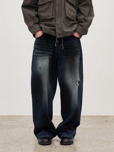 Dirty Oil Brush Washing Denim Pants_Dark Blue - BASEMOMENT - Modalova