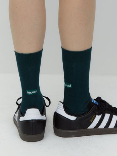 Essential Rib Socks_Green - DEPOUND - Modalova