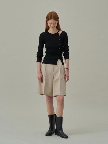 Single Pleated Bermuda Shorts - Lamerei - Modalova