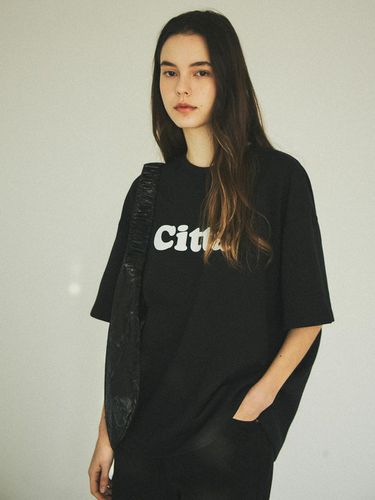 Signature Logo Oversized Fit T-shirt - CITTA - Modalova