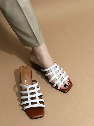 Square Lattice Mule_White Camel - IGINOA - Modalova