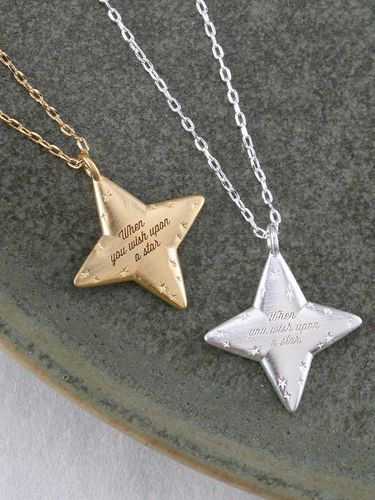 Venu Star Necklace - WorthWord - Modalova