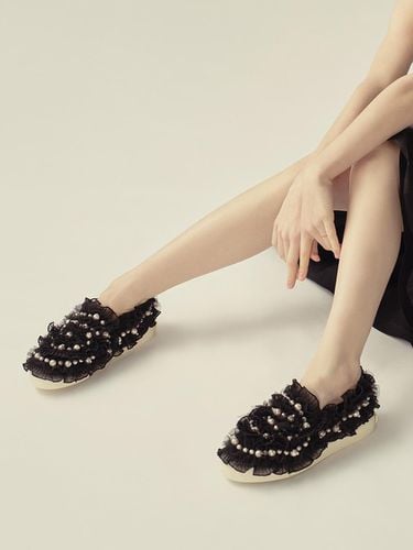 Larissa Embellished Sneakers_Black Silk Satin - CHAUSSURE LAPIN - Modalova