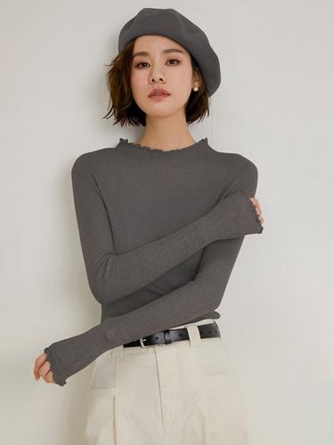 Wave Half Turtleneck Top (4 Color) - LANGSON - Modalova