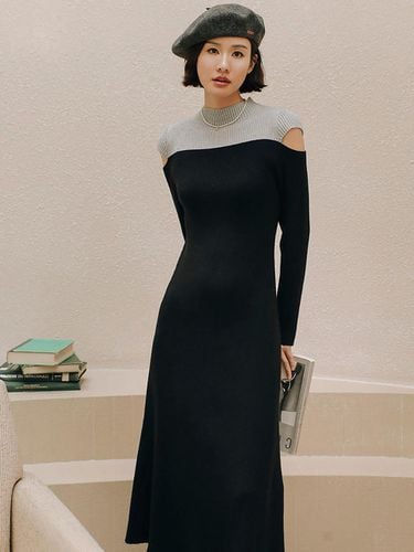 Half Turtleneck Cut Out Knit Dress_Black - LANGSON - Modalova