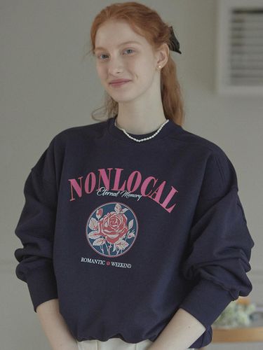 Vintage Rose Sweatshirt (Navy) - NONLOCAL - Modalova