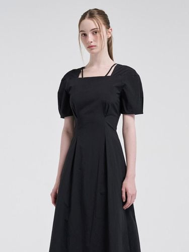 Square Strap Pintuck Dress, Black - ETMON - Modalova