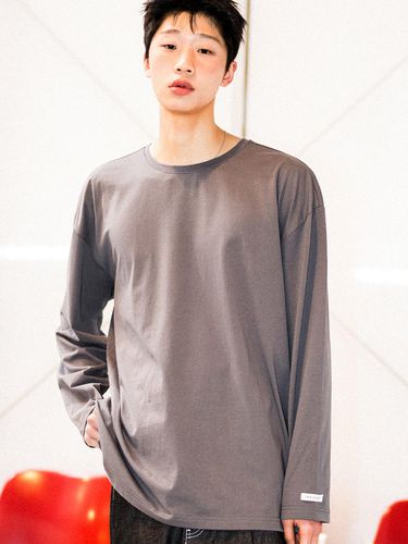 Loose Fit Long Sleeve Tee () - GENERAL IDEA - Modalova