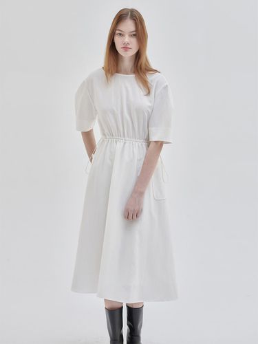 Urban Volume Midi Dress (White) - NILBY P - Modalova