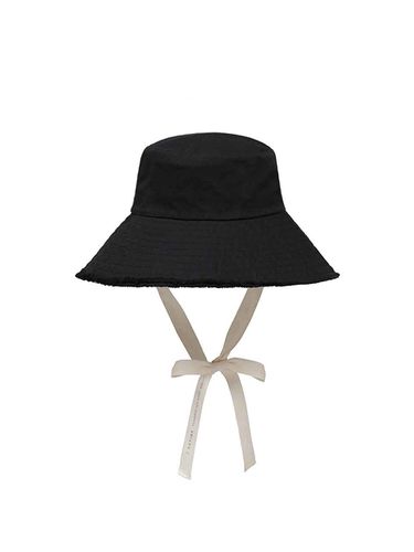 J.Letter Cotton Bucket Hat _ Black - J.ESTINA - Modalova