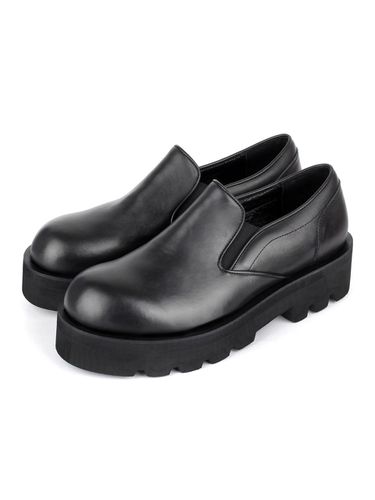 Bold Round Toe Slip On Shoes - DAVID STONE - Modalova