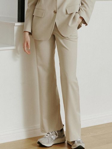 Classic Semi-Wide Pants (Beige) - NONLOCAL - Modalova