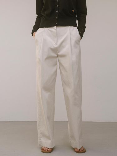 One Tuck Chino Pants - Siyazu - Modalova