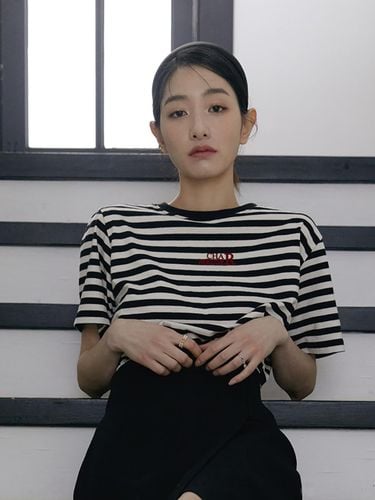 TWINS] logo stripe t-shirts - CHARMEUSE - Modalova