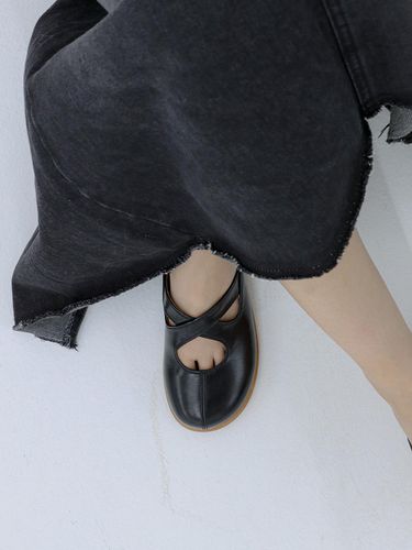 Ron X Strap Backopen Loafer_Black - MOL:pin - Modalova