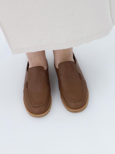 Soft Modern Loafer_Brown - MOL:pin - Modalova