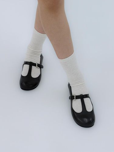 T-strap Mary Jane Shoes_Black - MOL:pin - Modalova