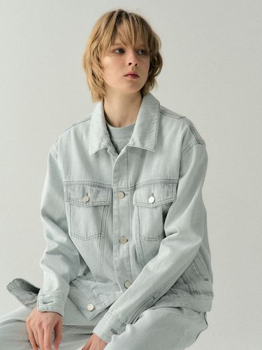 Light Denim Trucker Jacket Light Grey - EZIO - Modalova