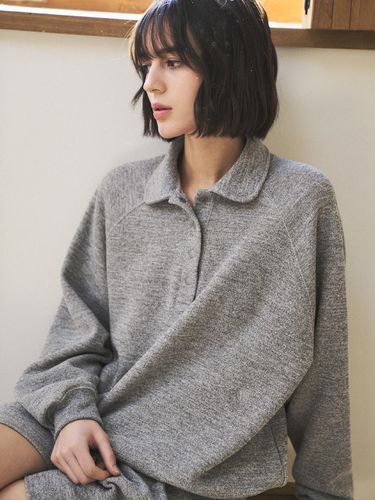 A3473 Round Collared Sweatshirt - vanone atelier - Modalova