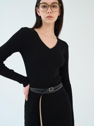 Von V-neck Ribbed Sweater - BLOSSOM H COMPANY - Modalova