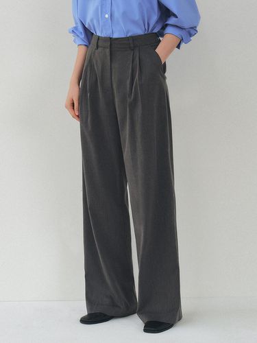 Basic Two Tuck Wide Slacks_Charcoal - CITYBREEZE - Modalova