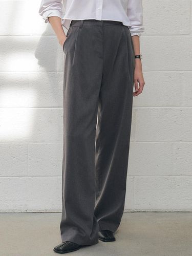 Basic One Tuck Wide Hidden Banding Slacks_Charcoal - CITYBREEZE - Modalova