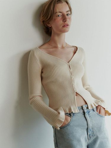 Heart Neck Cardigan Beige_S233CD01 - Souri no Rosie - Modalova