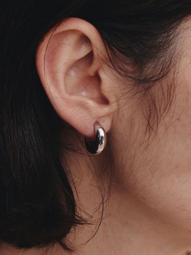 H Edition (W) Volume Hoop Earrings - hyeres-lor - Modalova