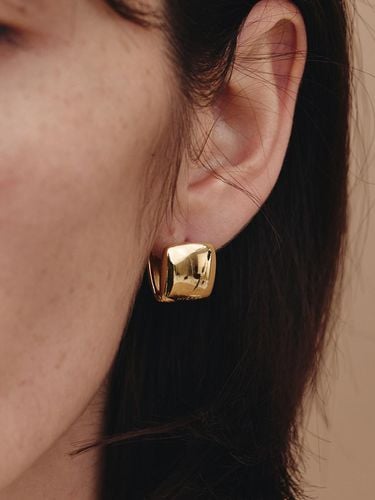 H Edition Castanets Square Earrings - hyeres-lor - Modalova