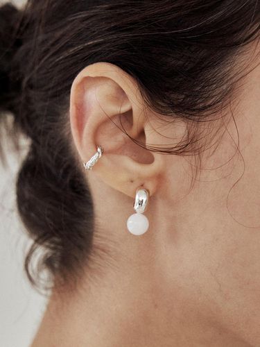 Volume Ball Hoop Earring_White JAde - Dewy desert - Modalova