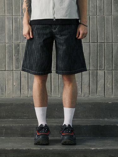 Bermuda Belted Raw Denim Short Pants_Black Indigo - WEST GRAND BOULEVARD - Modalova