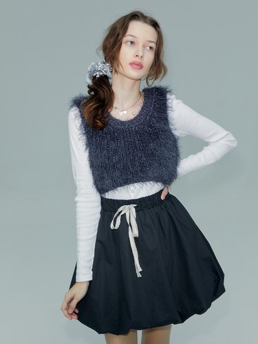 Brush Cropped Knit Vest - Charcoal - margarin fingers - Modalova