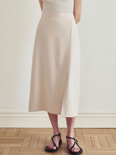 Minimalist Slit Long Skirt - Beige - LOEIL - Modalova