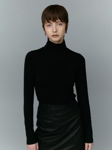 Basic Turtle Neck Top _ Black - Burmula - Modalova