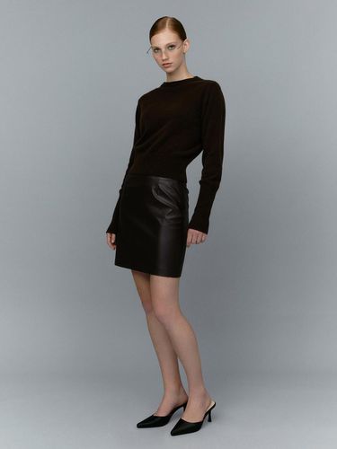 Glossy Mini Skirt _ Brown - Burmula - Modalova