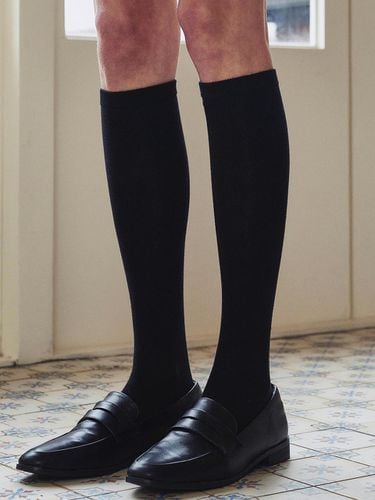 Soft Plain Knee Socks - LOEIL - Modalova