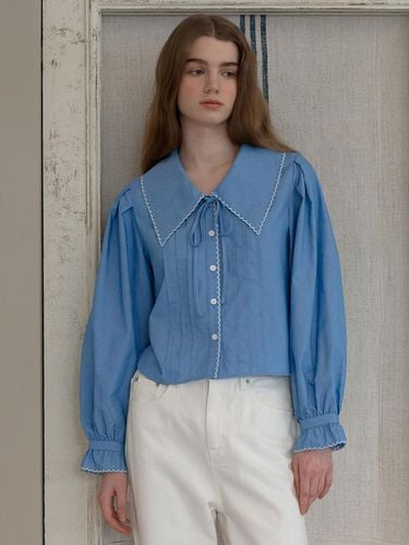 Big Collar Scallop Trimmed Blouse - VOCAVACA - Modalova