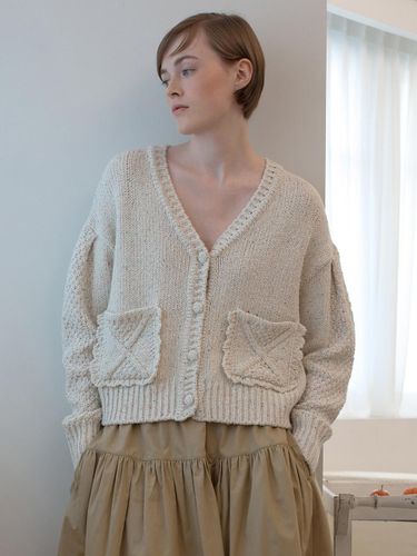 Boucle Scallop Cardigan - OTHEMENT by vocavaca - Modalova