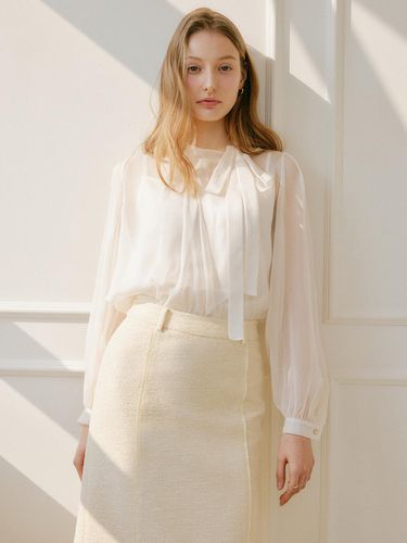 Daisy Ribbon Tie Blouse_2colors - LOOKAST - Modalova