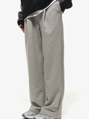 Essential Wide Single Tuck Sweat Pants _ - CPGN - Modalova