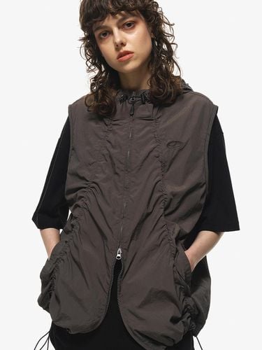 Shirring Hooded Vest _ Charcoal - CPGN - Modalova