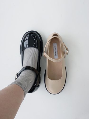 Ellen Y Strap Loafer - mishuu somuch - Modalova