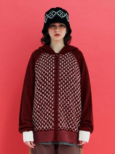 Embossing Clover Knit Zip Up Hoodie_Red - UNALLOYED - Modalova