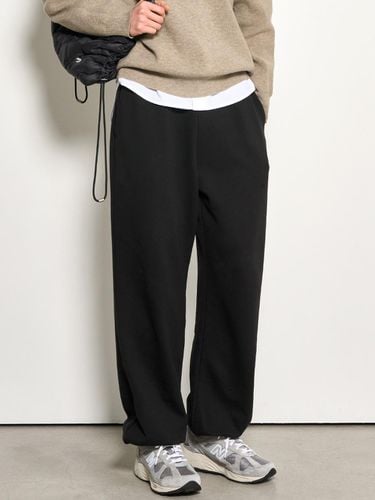 Essential Cozy Sweat Jogger Pants_Black - GENERAL IDEA - Modalova