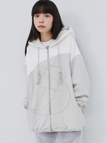 TS Silver Charm Zip-Up Hoodie - PIECEMAKER - Modalova