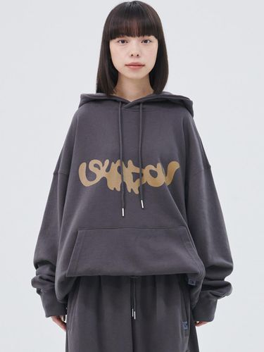 TS Logo Hoodie Charcoal - PIECEMAKER - Modalova