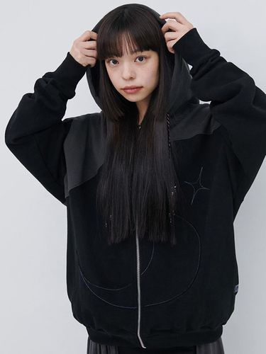 TS Silver Charm Zip-Up Hoodie Black - PIECEMAKER - Modalova