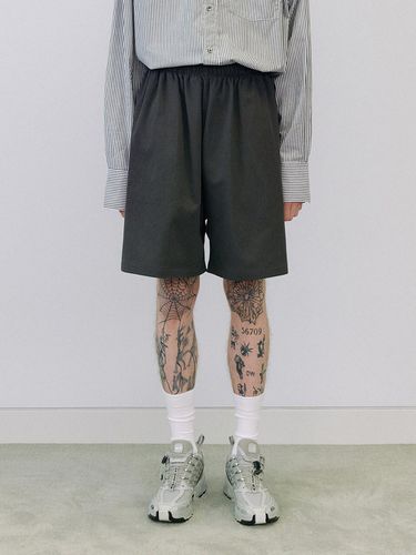 Uniform Chino Shorts_Dark Gray - endoor - Modalova